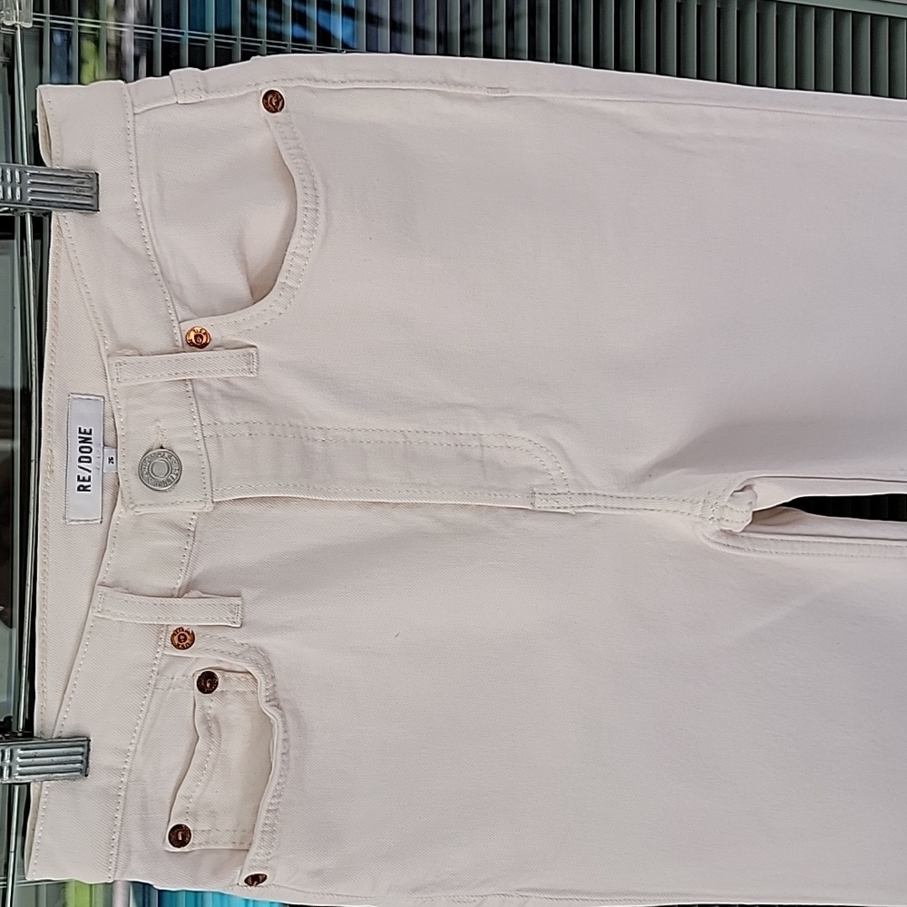 Re/Done 90s High Rise Loose Button Fly Raw Hem Jeans Color Is Vintage White - Picture 3 of 15